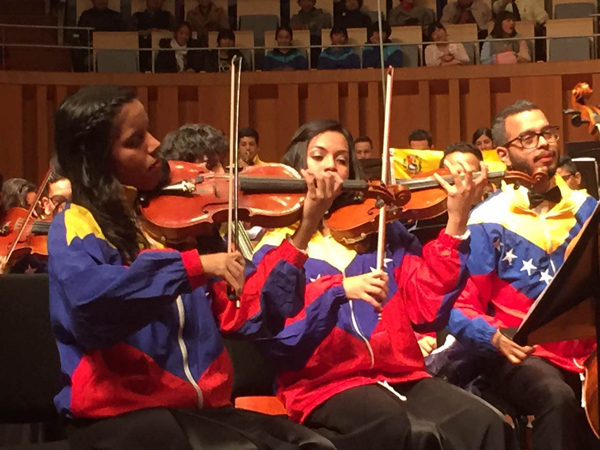 La Orquesta Sinfónica Juvenil de Venezuela es ovacionada en Pekín