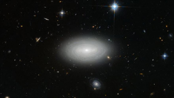 El telescopio Hubble capta la galaxia más solitaria del universo