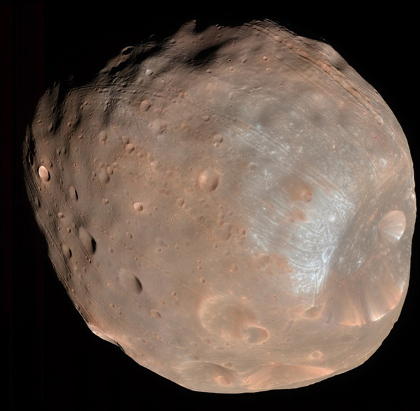 Fobos, la luna de Marte se rompe poco a poco