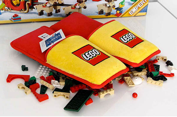 Inventan las zapatillas anti-Lego para andar por casa