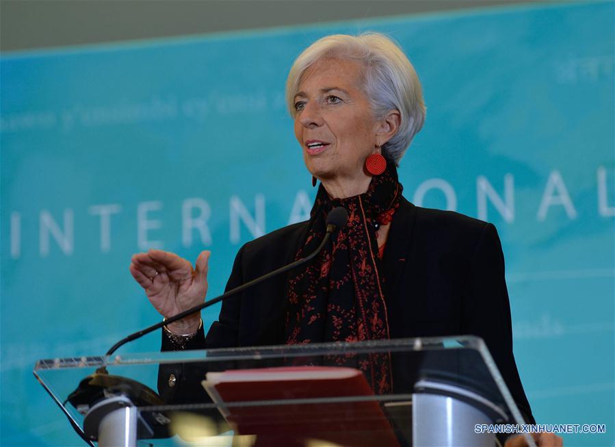 FMI decide incluir renminbi chino en canasta de DEG