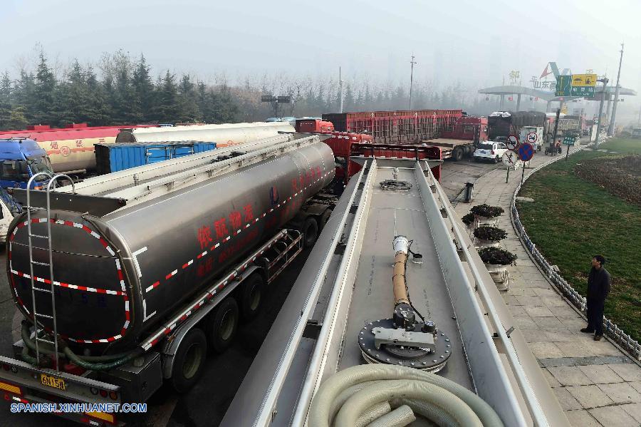 Carreteras cierran tras esmog en provincia costera de China