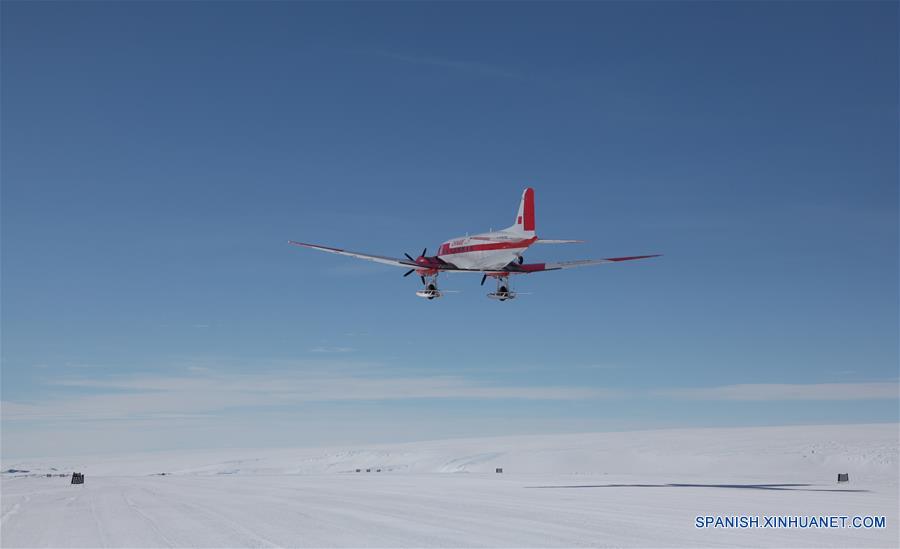 Prueban con éxito la primera aeronave polar china