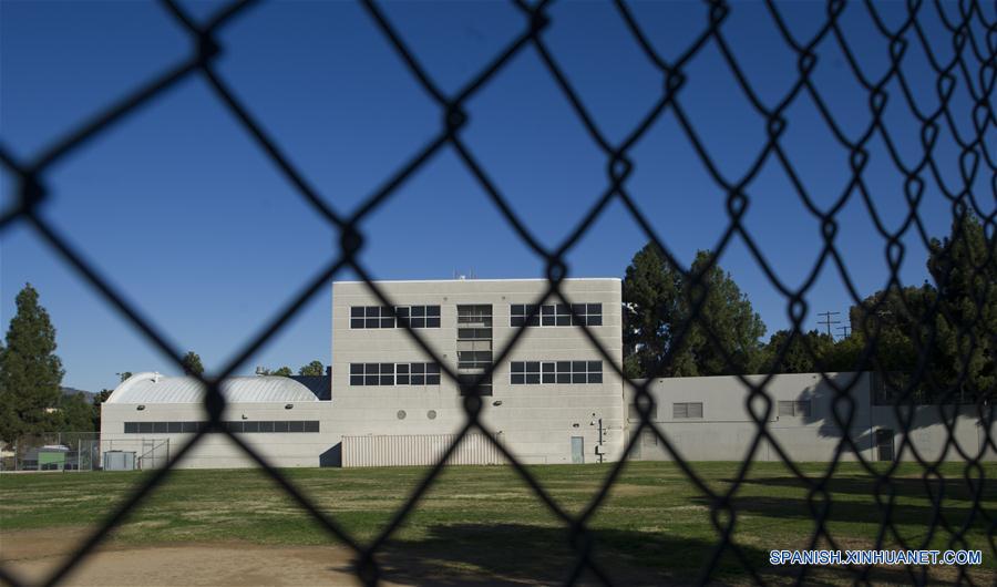 Cierran alrededor de 900 escuelas en Los Angeles por amenaza de bomba