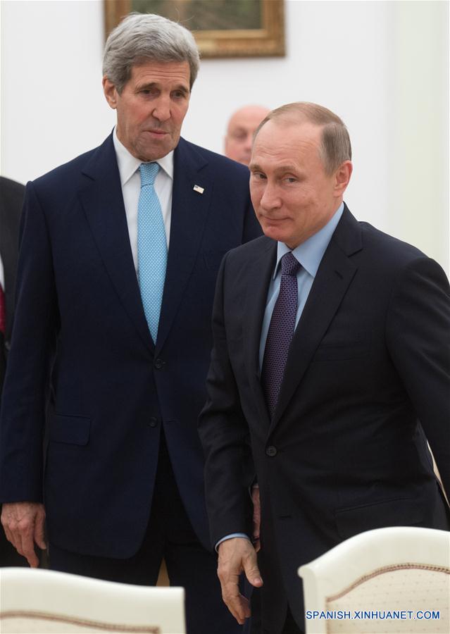 Putin y Kerry hablan de crisis siria en Moscú