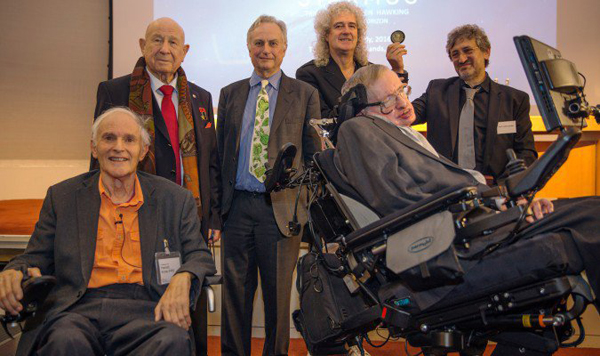 Stephen Hawkings crea medalla para recompensar popularización de la ciencia