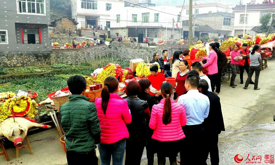 Celebran ceremonia ancestral de adoración en Xiamen