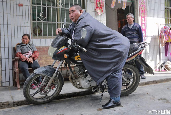 El hombre más gordo de China pesa 261 kilos