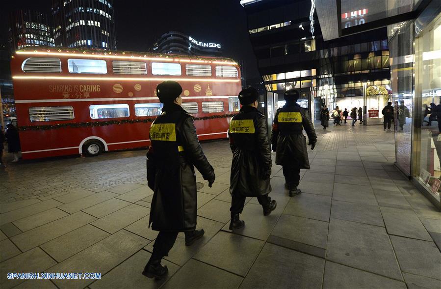 Policía de Beijing activa alerta amarilla para seguridad durante Navidad