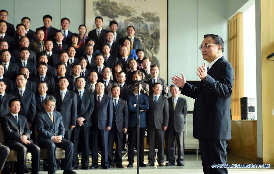 PM chino enfatiza operación eficiente de agencias de gobierno