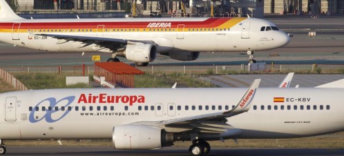 Un pasajero intenta suisidarse abriendo la puerta de un avión en pleno vuelo en España