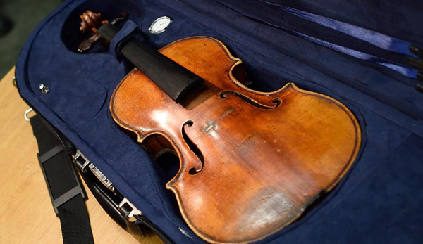Una violinista olvida en un tren un Stradivarius de 2,4 millones de euros