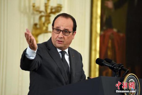 Presidente francés presenta medidas urgentes para reducir creciente desempleo