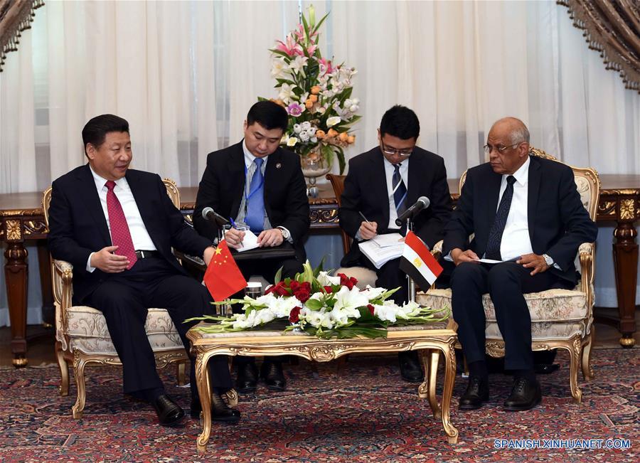 Xi pide estrechar intercambios parlamentarios entre China y Egipto