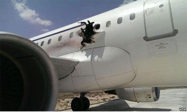 Aterrizaje de emergencia tras producirse una explosión en avión somalí