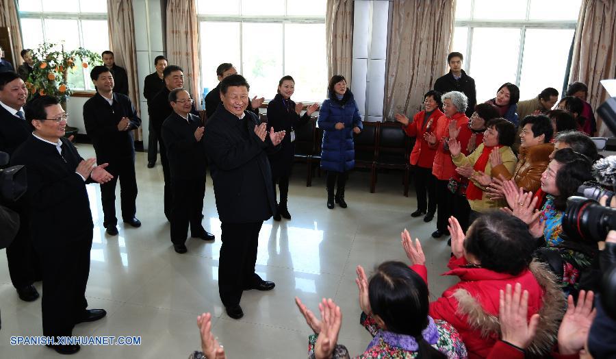 Xi subraya nuevos conceptos de desarrollo en gira por bases revolucionarias