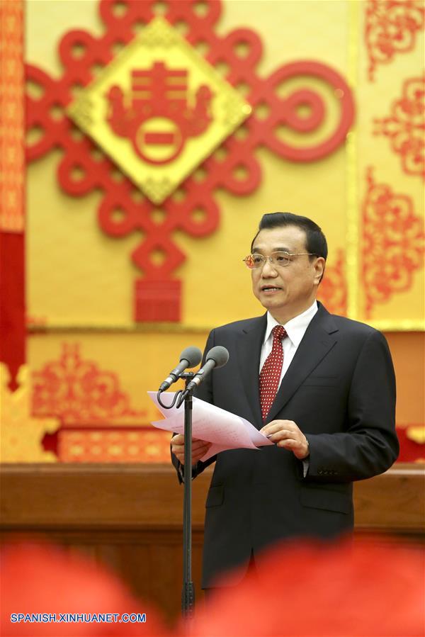 Primer ministro chino Li Keqiang entrega un discurso en la recepción. (Xinhua/Ma Zhancheng)