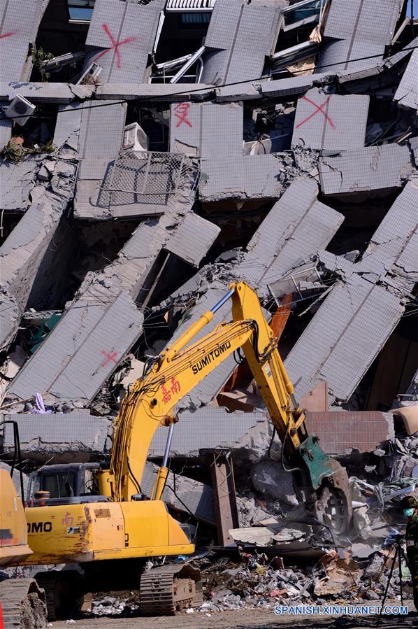 Asciende a 40 número de muertos en terremoto de Taiwan