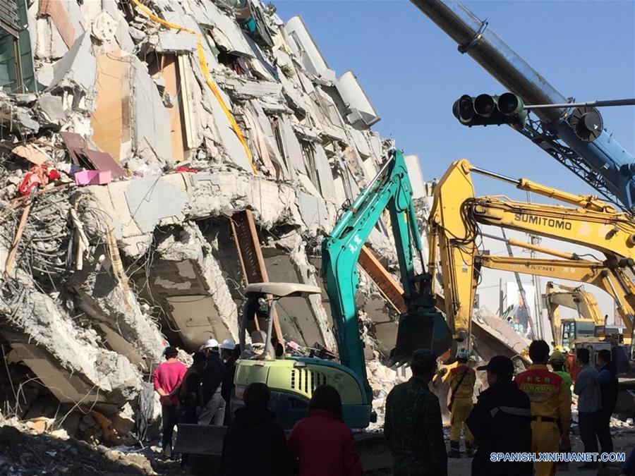 Rescatan a 4 personas dos días después de fuerte sismo en Taiwan