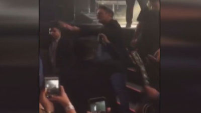 Alejandro Sanz expulsa de un concierto a un maltratador en México