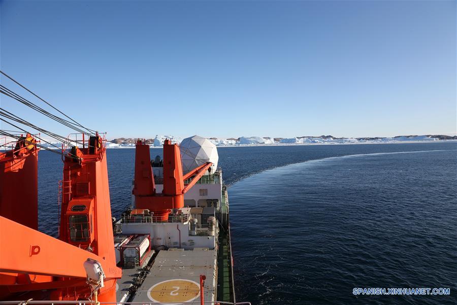 Antártida, 27 feb (Xinhua) -- El rompehielos chino Xuelong, concluyó su viaje alrededor de la Antártida. (Xinhua/Zhu Jichai)