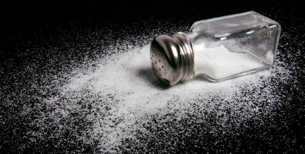 La abundante sal presente en alimentos básicos los hace cada vez más letales