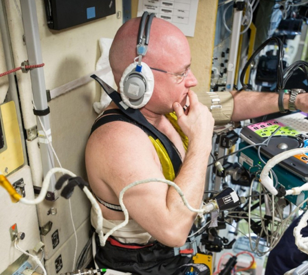 El astronauta Kelly creció 5 centímetros en el espacio