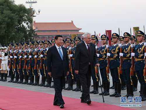 La amistad y cooperación entre China y la República Checa es como un robusto manzano
