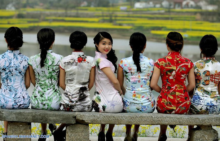 Shaanxi: Muestran la belleza de vestidos tradicionales de China en "el mar de flores"