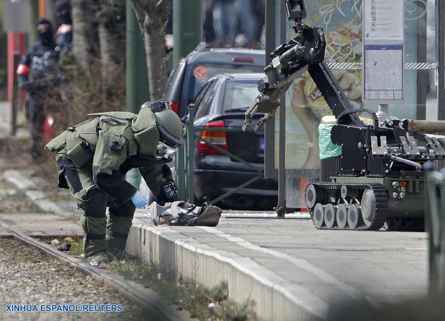 Arrestan a sospechoso y realizan explosiones controladas en operación antiterrorista en Bruselas