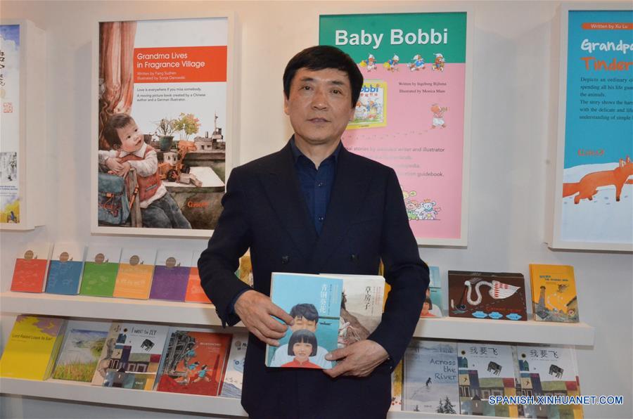 El escritor chino Cao Wenxuan gana premio Hans Christian Andersen de literatura infantil