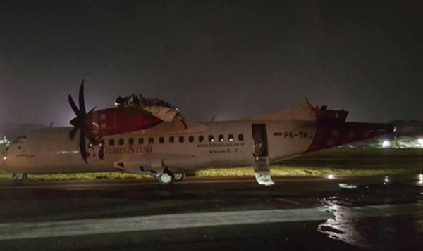 Dos aviones chocan en aeropuerto de Yakarta