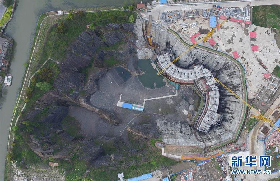 Shanghai construye hotel en un hoyo profundo