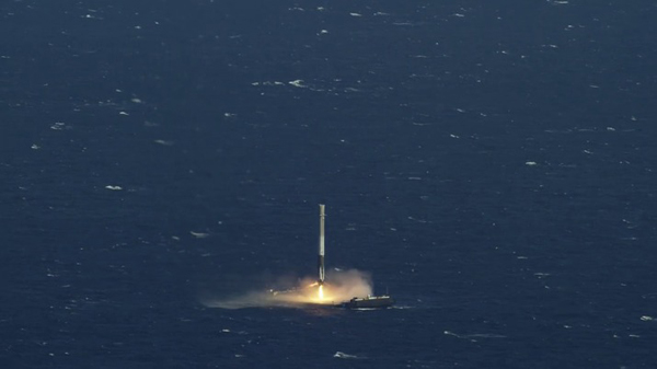 SpaceX logra aterrizar por primera vez el cohete Falcon 9 en el mar