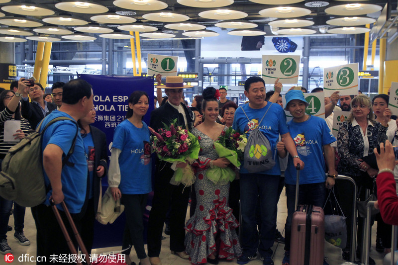 Columnista de España insulta a China llamando "mamarrachos" a los 2.500 turistas chinos