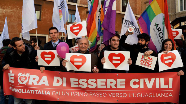 Italia da luz verde a las uniones entre homosexuales