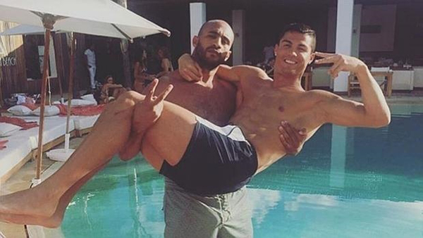 Detienen a un amigo Cristiano Ronaldo tras agredir a un camarero en Casablanca