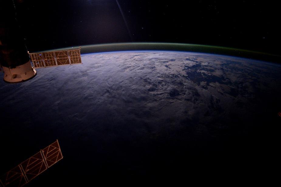 Viaje alrededor de la Tierra. La ISS y su órbita 100.000