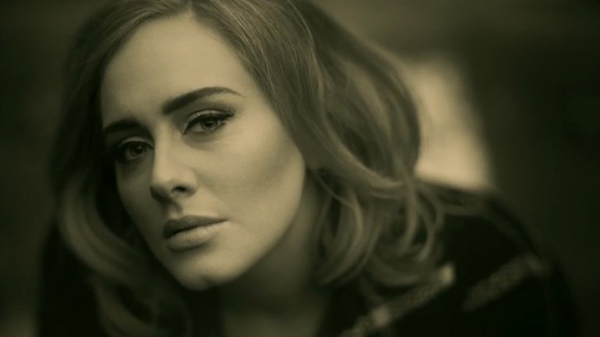 Adele podría firmar un contrato discográfico por 130 millones de dólares