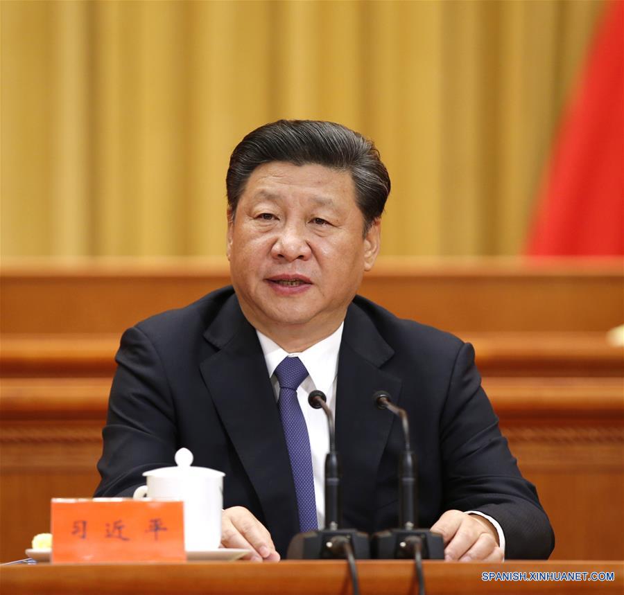 El presidente de China, Xi Jinping, fijó el objetivo de convertir China en una potencia líder en ciencia y tecnología a mediados de este siglo en su discurso pronunciado hoy lunes en una importante conferencia al respecto. (Xinhua / Ju Peng)