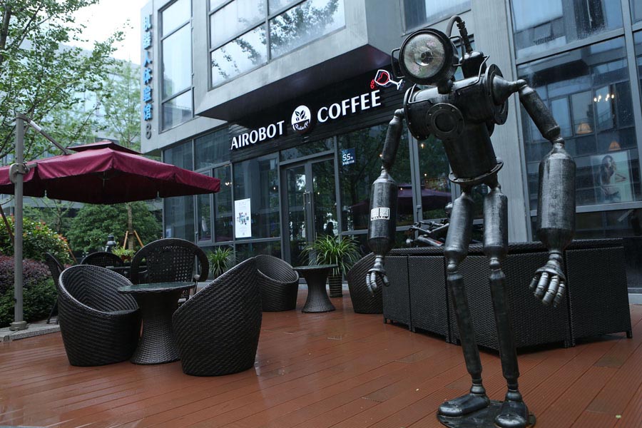 Airobot Coffee, una cafetería con temática de robots, en Shanghai, el 28 de mayo de 2016 