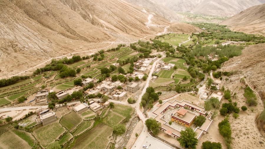 Esta foto del 26 de mayo muestra la aldea de Tunda del condado Nyemo, en Lhasa, región autónoma del Tíbet. [Foto/Xinhua]