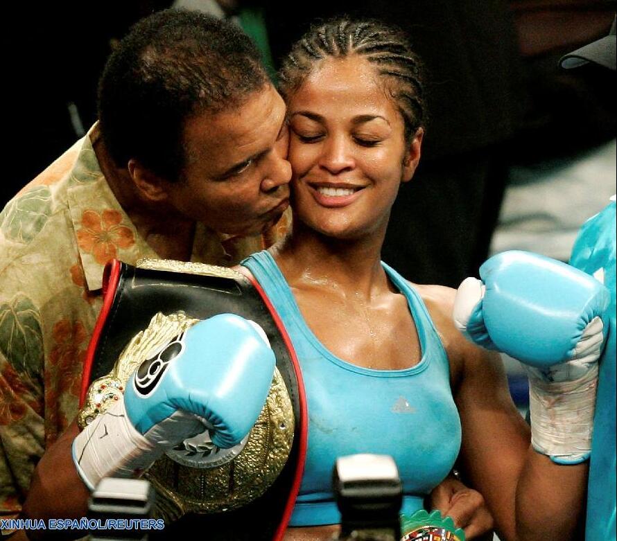 Muere el legendario boxeador Muhammad Ali a los 74 años