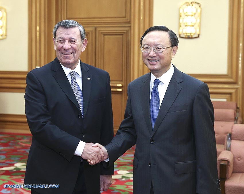 China y Uruguay prometen impulsar relaciones bilaterales