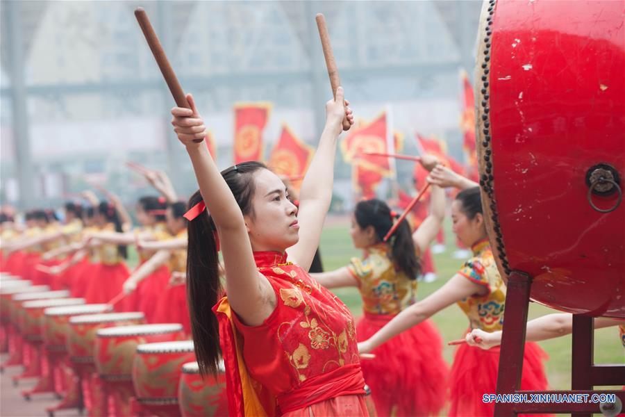 Espectáculo "Shisanfan drum and gong" en Jiangsu
