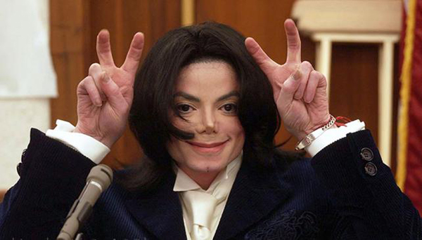 Michael Jackson tenía colecciones de pornografía infantil en Neverland