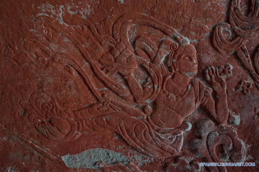 SICHUAN, junio 21, 2016 (Xinhua) -- Vista de una estatua en la grutas Beikan de Bazhong, provincia de Sichuan, en el suroeste de China, el 21 de junio de 2016. De acuerdo con estadísticas de la autoridad de reliquias, hay más de 8,000 estatuas en unas 500 grutas de Bazhong. La mayoría de ellas fueron creadas en la Dinastía Tang (618-907). Las Grutas de Bazhong se caracterizan por la talla y pintura de las figuras de la Dinastía Tang. (Xinhua/Jiang Hongjing)