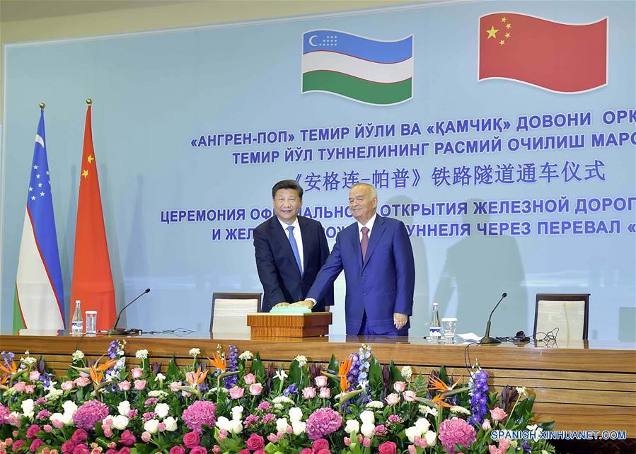 TASHKENT, 22 jun (Xinhua) -- El presidente de China, Xi Jinping, y su homólogo uzbeko, Islam Karimov, elogian la inauguración del túnel Qamchiq en Uzbekistán. （Xinhua/Li Tao）