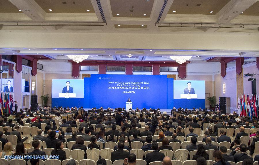 Viceprimer ministro chino subraya nuevo tipo de asociación en primera reunión anual del BAII 3