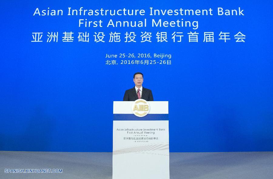 Viceprimer ministro chino subraya nuevo tipo de asociación en primera reunión anual del BAII